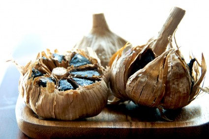 black-garlic-noodles-2