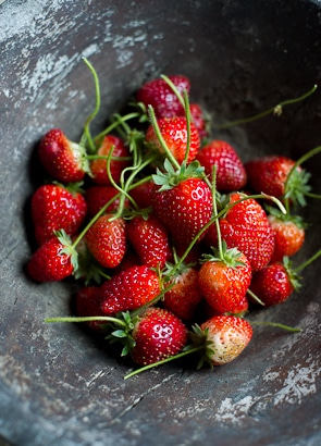 Video: Strawberries and Cream
