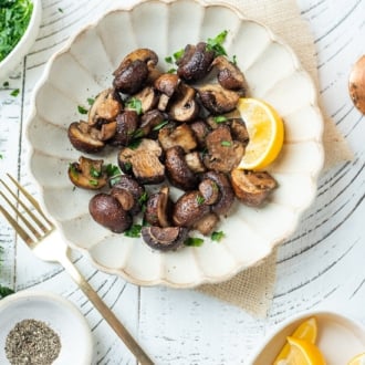 Air Fryer Garlic Mushrooms Recipe for Healthy Air Fryer Mushrooms @whiteonrice