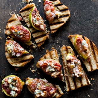 Baked Fig Recipe with Bacon, Cheese, Pecans on Grilled Bread at WhiteOnRiceCouple.com