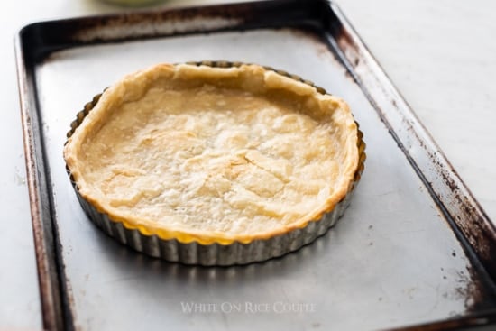 How to Blind Bake Pie Crust @WhiteOnRice