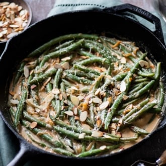 Creamy Green Beans Recipe with Parmesan Cheese for Thanksgiving Green Beans | @whiteonrice