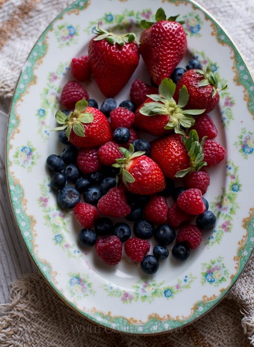 Fresh berries on WhiteOnRiceCouple.com