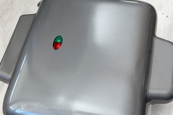 Waffle maker heating up