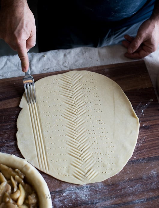 Tutorial on How to make leaf pie crust designs. Leaf Pie Dough | @whiteonrice