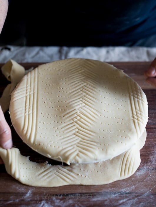 Tutorial on How to make leaf pie crust designs. Leaf Pie Dough | @whiteonrice