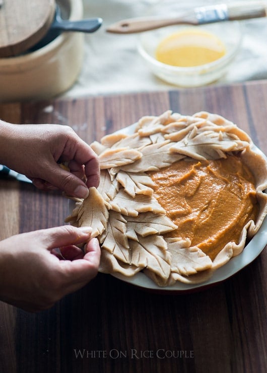 Tutorial on How to make leaf pie crust designs. Leaf Pie Dough | @whiteonrice