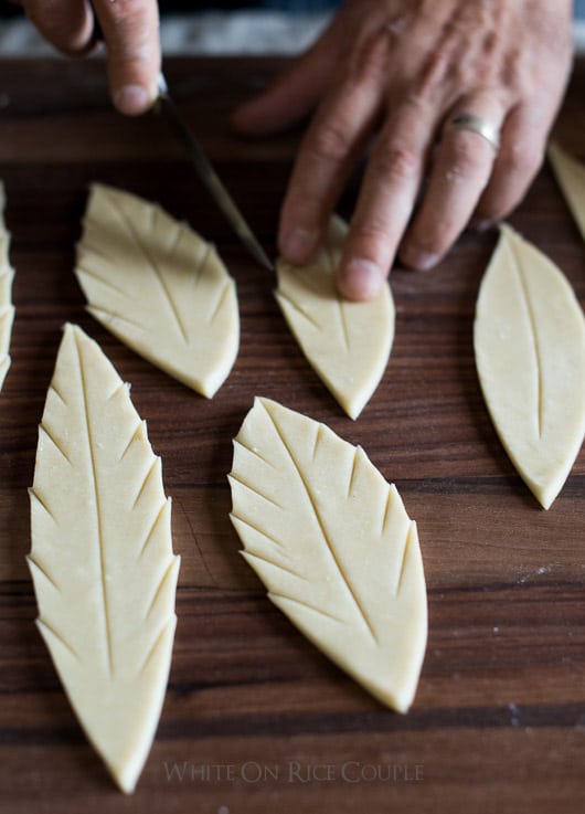 Tutorial on How to make leaf pie crust designs. Leaf Pie Dough | @whiteonrice