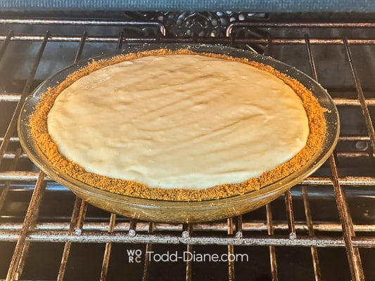 Baking lemon pie