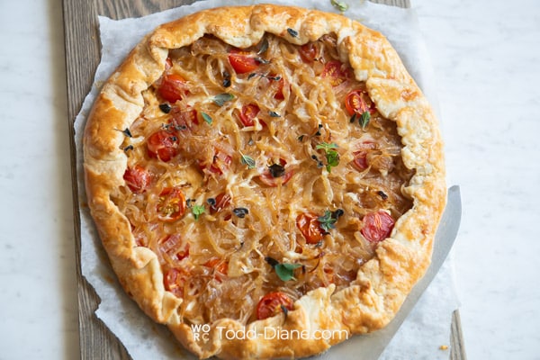 Baked onion tart