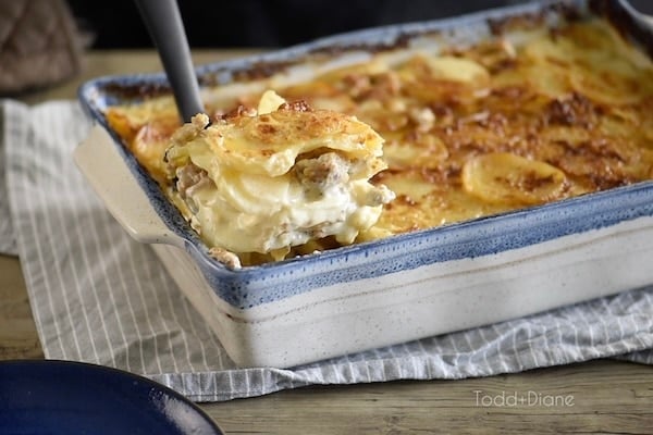 Finished sausage potatoes au gratin