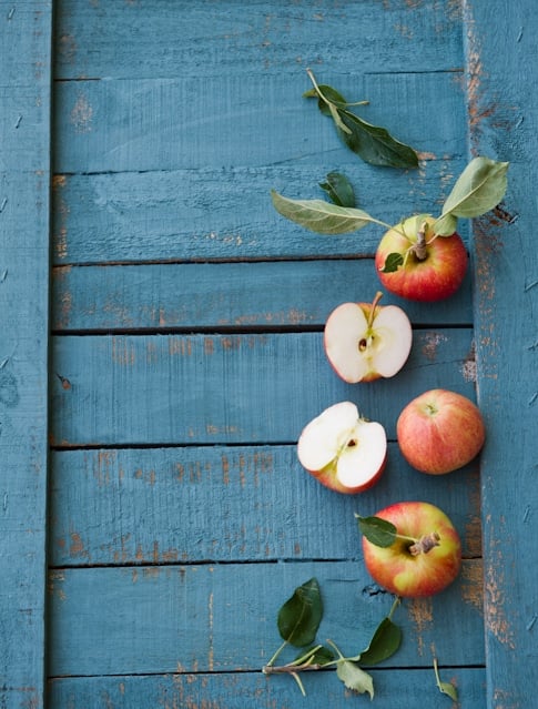 Apple galette recipe with brown butter | WhiteOnRiceCouple.com