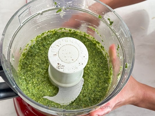 pesto in bowl