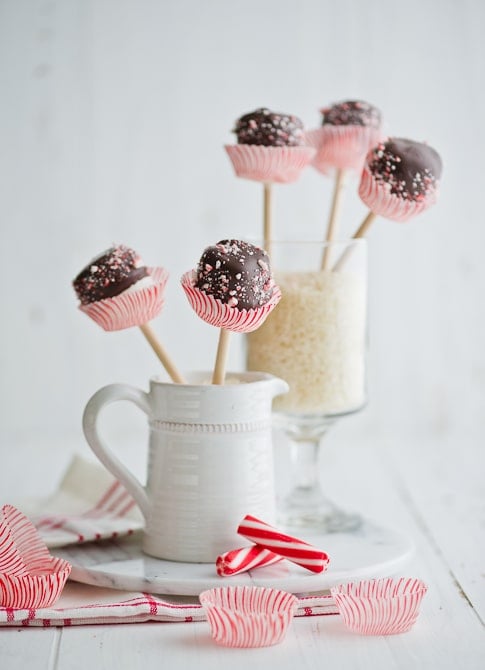 Chocolate Peppermint Marshmallow Pops