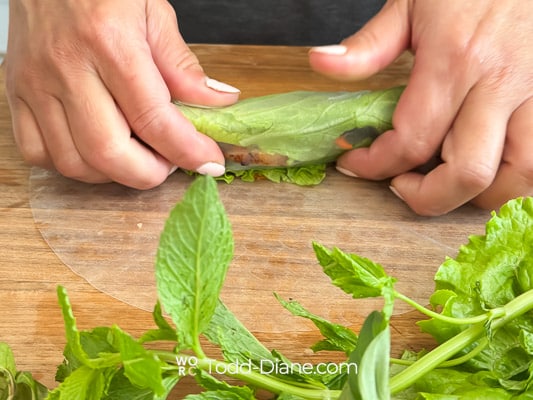 rolling chicken rice paper
