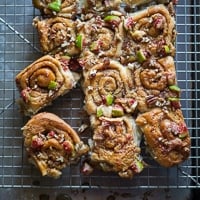 Fig and cinnamon butter bun - Recipes 