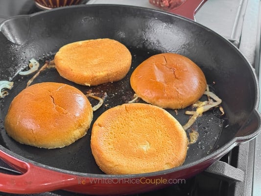 toasted buns