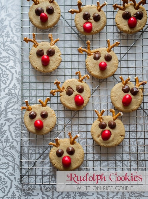 Rudolph Peanut Butter Cookies are the cutest Holiday Christmas cookie recipe with peanut butter @whiteonrice