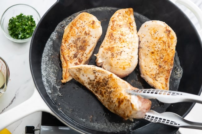 skillet one pot chicken recipe from whiteonricecouple.com