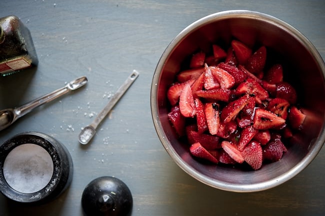 berries with sugar 