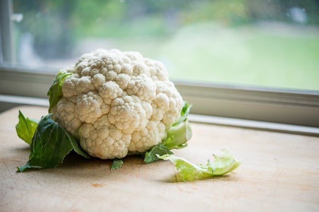 Smashed cauliflower sandwich recipe with roasted asparagus. Best cauliflower toast recipe for brunch and lunch. @whiteonrice