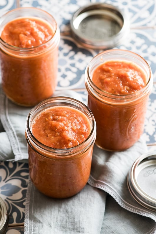 The best roasted tomato sauce recipe with garlic in a jar