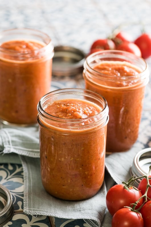 The best roasted tomato sauce recipe with garlic